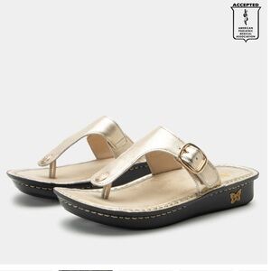 New in Box Algeria Vella Gold Sandal-Never Worn